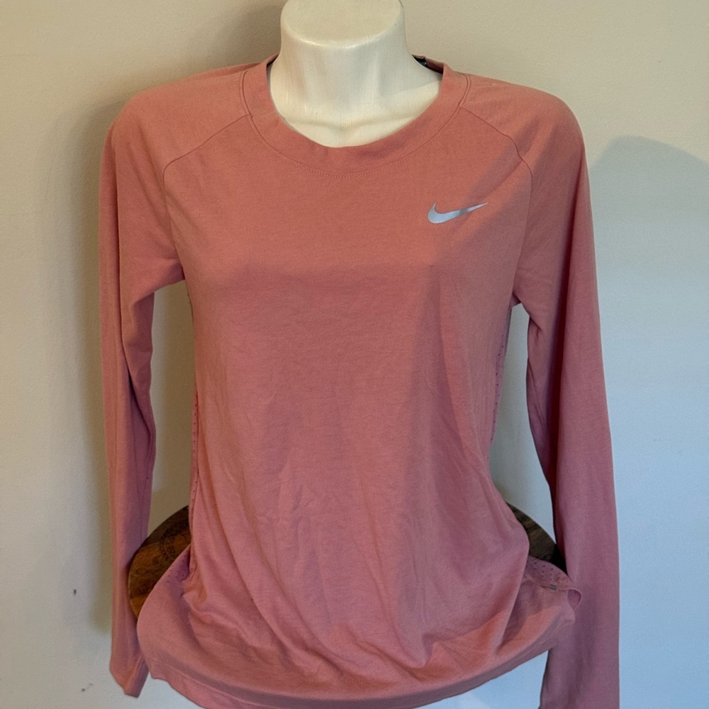 Nike Breathe Tailwind Long Sleeve Running Top
